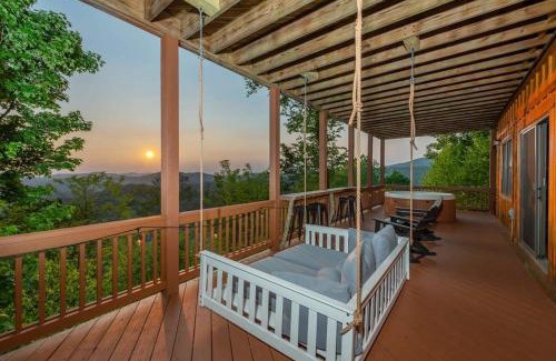 Wolf Laurel Casa | Views For Miles HotTub-PoolTable FirePit Remodeled