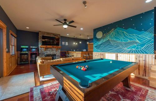 Wolf Laurel Casa | Views For Miles HotTub-PoolTable FirePit Remodeled