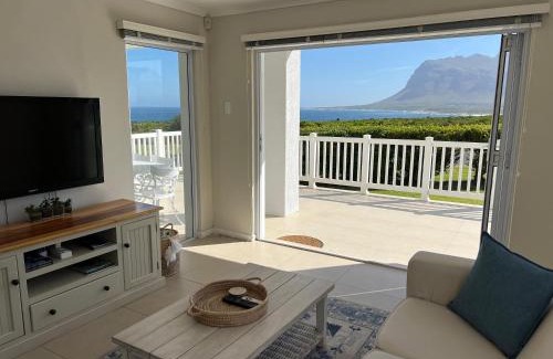 Kleinmond Casa | Views galore in Kleinmond