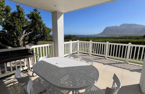 Kleinmond Casa | Views galore in Kleinmond
