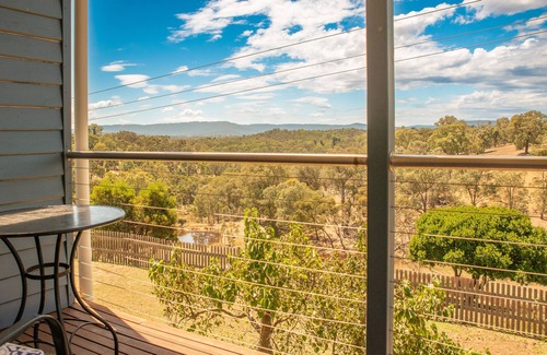 Panton Hill Apartamento | Views, nature, cosy, close to wineries and hiking, campfire, dogs welcome