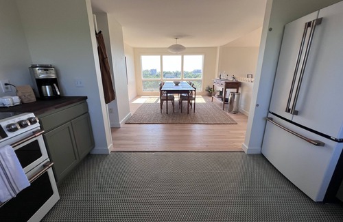 North Truro Casa | Views of Cape Cod Bay only 10 mins from Provincetown Center!
