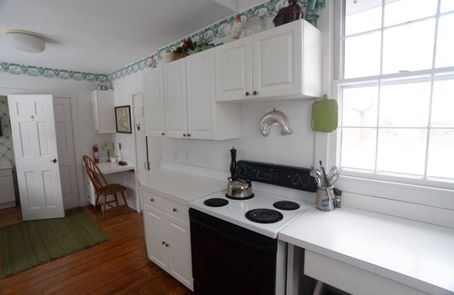 Truro Casa | Views of Cape Cod Bay Near Corn Hill (2214)