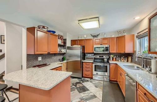 Dillon Casa | Views of Lake Dillon!Central location with Private Hot Tub!