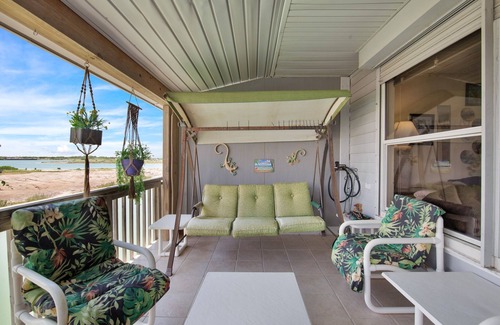 Port Isabel Casa | Views of Space X - Heron's Sea Cottage and just minutes from South Padre Island #1040