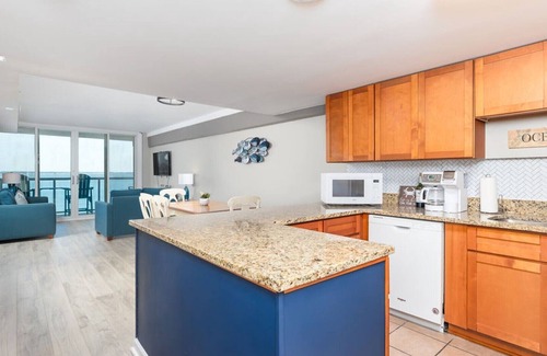 Midtown Ocean City Condominio | Views Views Views! Newly Updated Premium Condo in OCMD