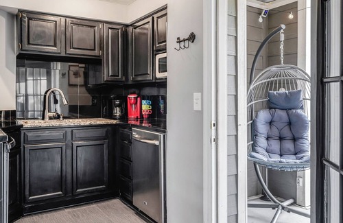 Rutledge Hill Condominio | Lindo y cómodo centro de la ciudad de 2nd Ave Condo! Walk 2 Broadway