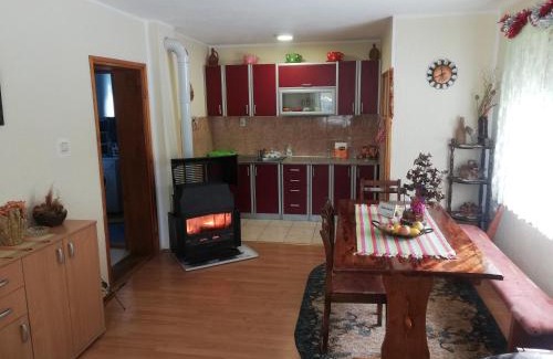 Mladenovac Casa | Vikend kuća Ivković