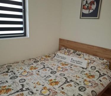 Mladenovac Casa | Vikendica na Avali