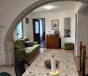 Petrovaradin Villa | Vikendica S, Alibegovac