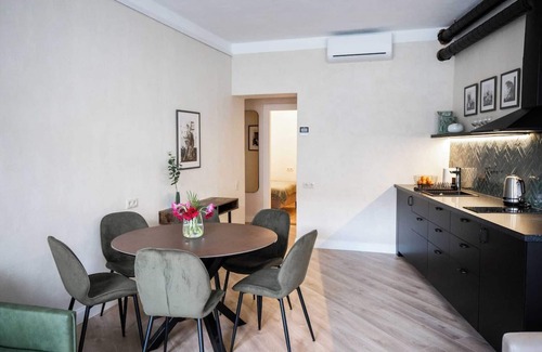 Old Town Apartamento | tARTuStays artist Viktoria Berešna decorated apartment with AC in fabulous Tartu