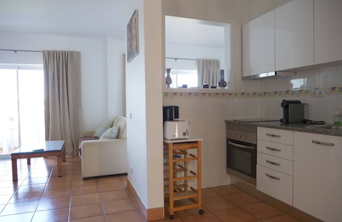 Porto de Mos Apartamento | Vila Apostol - Splendid Oceanview Apartment near Porto de Mos Beach in Lagos.