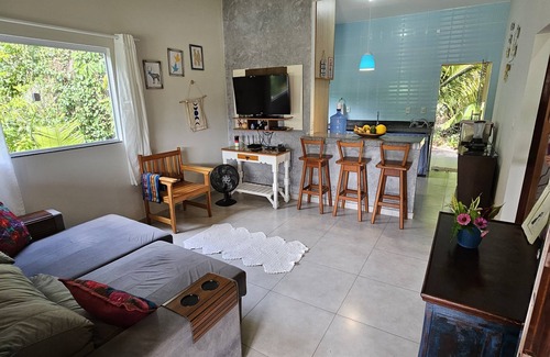 Prado Casa | Vila Axé Casa Amarela Guaratiba Prado/ba 2qts,ar,piscina,50m da Praia. 8 Pessoas