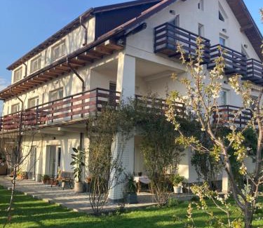 Breaza de Jos Cama Y Desayuno | Vila Carpatina