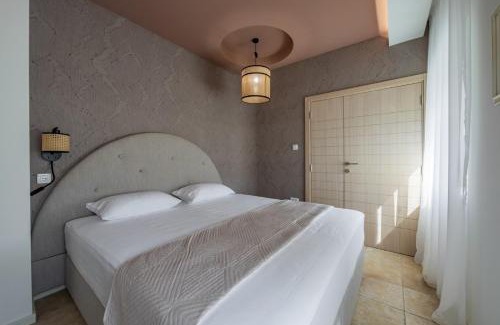Zeljeznica Casa | Vila Gina