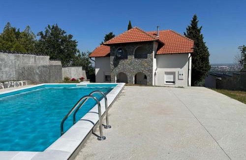 Novi Sad Casa | Vila ISKRA