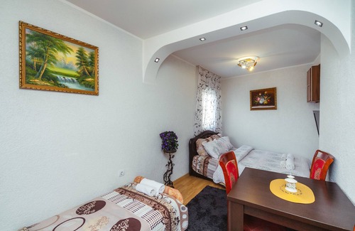 Zeljeznica Cama Y Desayuno | Vila Jadran