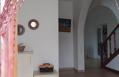 Tragjas Casa | Vila Kuqe