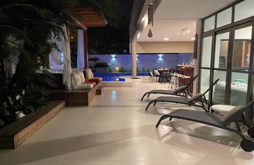 Balneario Praia do Pernambuco Casa | Vila linda com SPA e Piscina a 50 metros da Praia