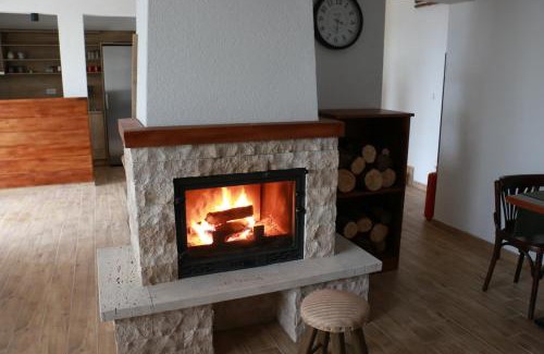 Raska Apartamento | Vila Lucky Kop & Restoran