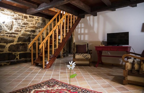 Paredes de Coura Casa | Vila Margarida by TonsdeVerde