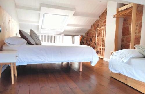 Laracha Apartamento | Vila Mariña. Casa marinera con terraza sobre el mar en Caión