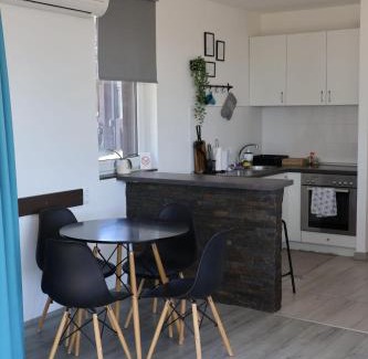 Divcibare Apartamento | Vila Onyx