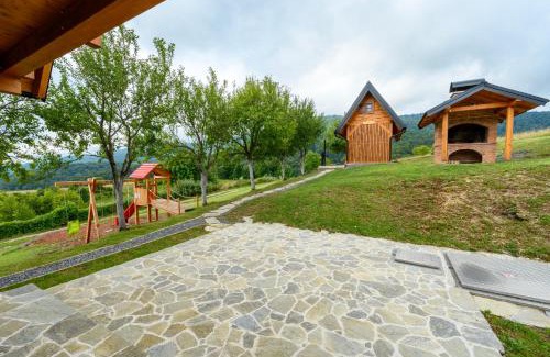Sertic Poljana Chalet De Esquí | Vila Velika Kuća za odmor