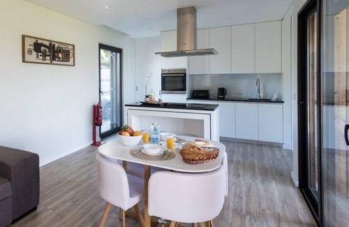 Ponta Delgada Casa | Vila Vicente (Jacuzzi, Sauna and Parking)