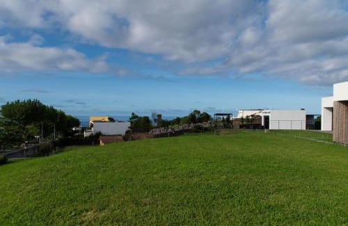 Ponta Delgada Villa | Vila Vicente Jacuzzi, Sauna and Parking