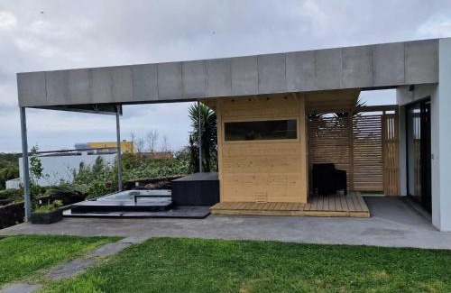 Ponta Delgada Villa | Vila Vicente Jacuzzi, Sauna and Parking