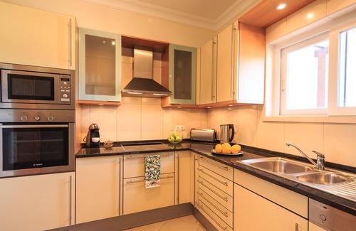 Vilamoura Apartamento | Vilamoura ATICO lujoso junto al golf, WIFI, TV por cable, 2 piscinas