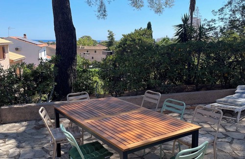 Tamaris Casa | Villégiature au Calme Sous les Pins, à 10 min à Pied de la Plage