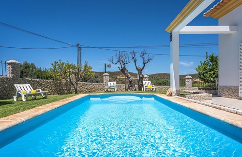 Alcalar Villa | Villa "Casa Village" con vistas a la montaña, Wi-Fi, jardín, balcón, terraza y piscina