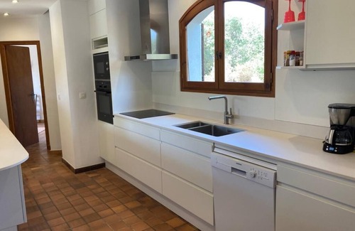 Montesquieu-des-Alberes Casa | Villa 300m2, AC, piscina, 12 camas, vista impresionante, mar12 km, OK 2 familias