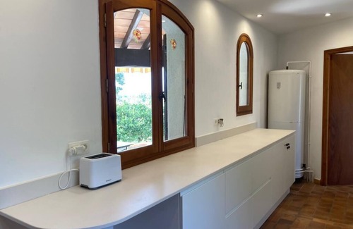 Montesquieu-des-Alberes Casa | Villa 300m2, AC, piscina, 12 camas, vista impresionante, mar12 km, OK 2 familias