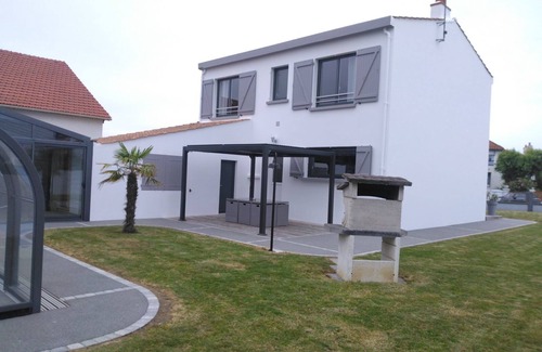 Bourgenay Villa | Villa 10 people, private pool in Port Bourgenay near Les Sables d'Olonne