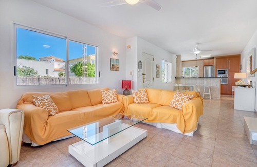 Les Deveses Villa | Villa 1ª Linea Cudei cerca de la playa, con piscina y Wi-Fi