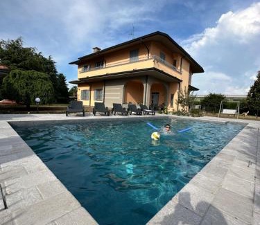 Cassano d'Adda Apartamento | Villa 2