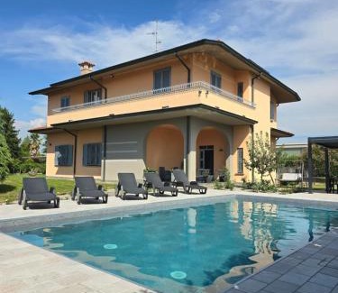 Cassano d'Adda Apartamento | Villa 2