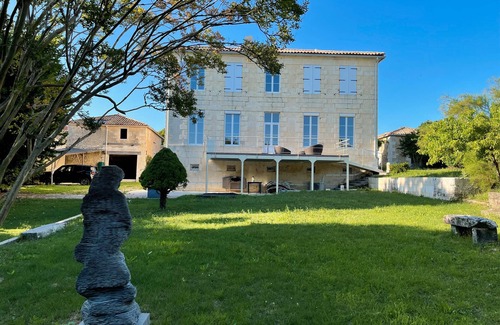 Semillac Villa | Villa '3 Chambres - 6 Personnes' con terraza privada, jardín privado y Wi-Fi
