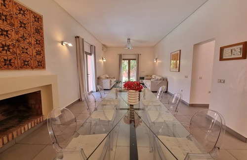 Semlalia Villa | Villa 3 Suites Avec Piscine au Coeur de la Ville!