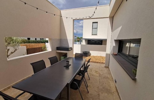 Villeneuve-de-la-Raho Villa | Villa 4* “Bella ciao”, entre lago, mar y montaña