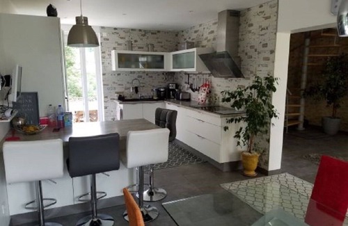 Verdun-en-Lauragais Villa | Villa 4 bedrooms /4 bathrooms - 9 pers. - Swimming pool - Nice amenities - Green setting
