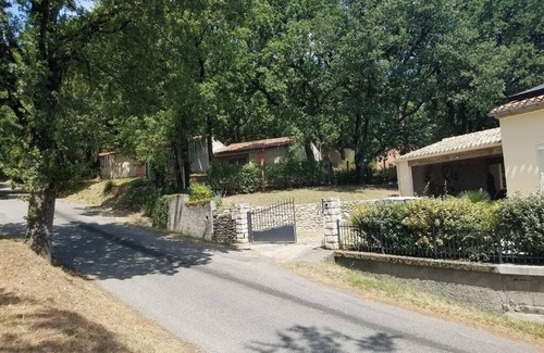 Verdun-en-Lauragais Villa | Villa 4 bedrooms /4 bathrooms - 9 pers. - Swimming pool - Nice amenities - Green setting