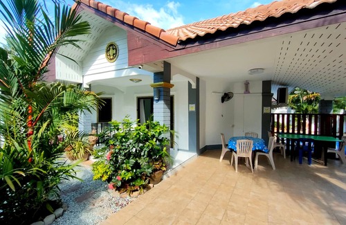 South Pattaya Villa | Gran casa de 3/4 dormitorios, piscina cerca de la playa y de walking street