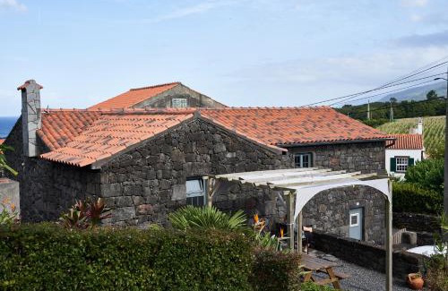 Cais do Pico Casa | Villa 4 Seasons