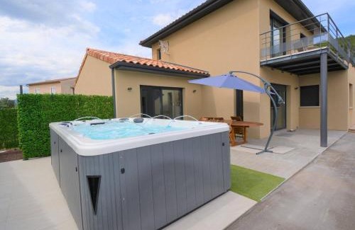 Ruoms Casa | Villa 4 Suites avec Spa de Nage, Terrasse et Clim - Proche Centre Ruoms - FR-1-382-149