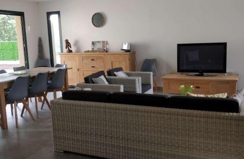 Ruoms Casa | Villa 4 Suites avec Spa de Nage, Terrasse et Clim - Proche Centre Ruoms - FR-1-382-149