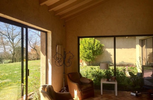 Buros Casa | Villa de 400 m² con jardín de 6000 m² y piscina